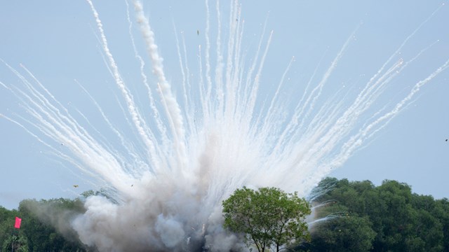 Bomb disposal squad deactivates napalm bombs, mine found in central Vietnam