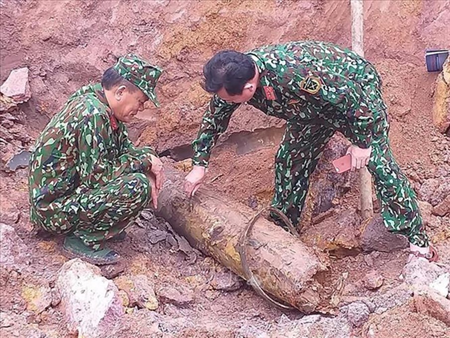 Wartime bomb safely disposed of in Quảng Bình