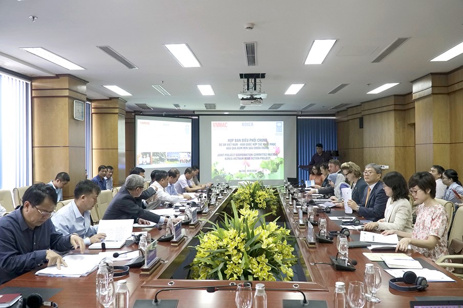 Meeting to evaluate the results of 3 years of implementation of the Vietnam - Korea cooperation project in overcoming the consequences of bombs and mines post war