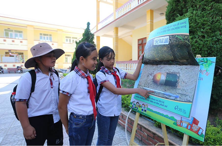 Quang Binh: Launching of the contest of School Ambassador in raising awareness about preventing accidents from bombs and mines for students in 2020