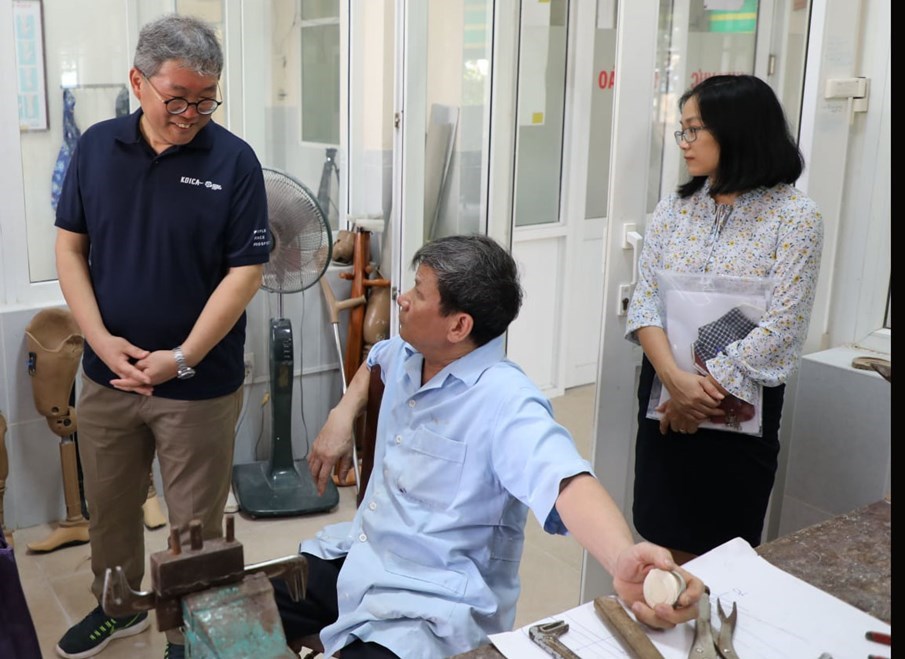 Binh Dinh: Director of KOICA Vietnam visited Quy Nhon Orthopedic and Rehabilitation Hospital