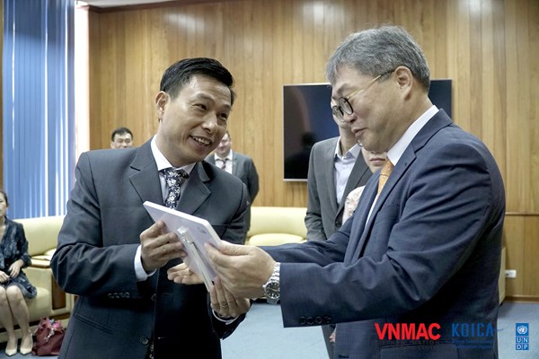 Giám đốc KOICA tham dự cuộc họp đánh giá kết quả 3 năm thực hiện dự án Việt Nam - Hàn Quốc hợp tác khắc phục hậu quả bom mìn sau chiến tranh